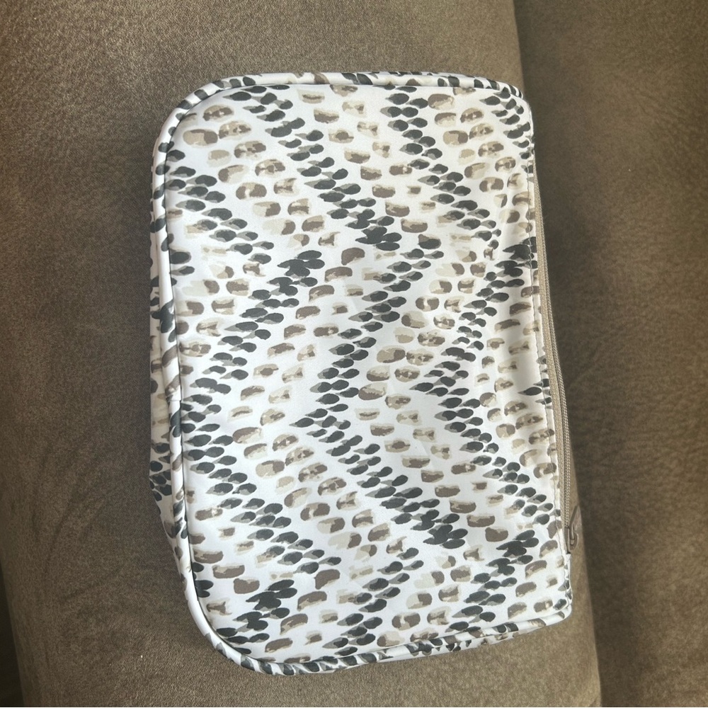 Chic Snake Print Clutch